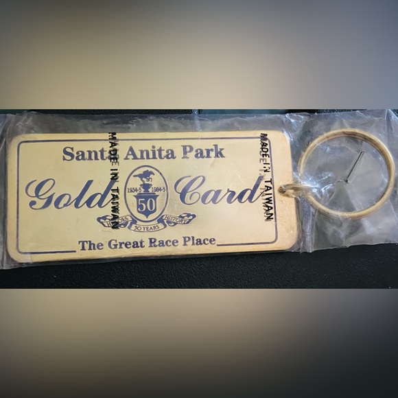 SANTA ANITA Park Gold Card Keychain - Picture 1 of 2